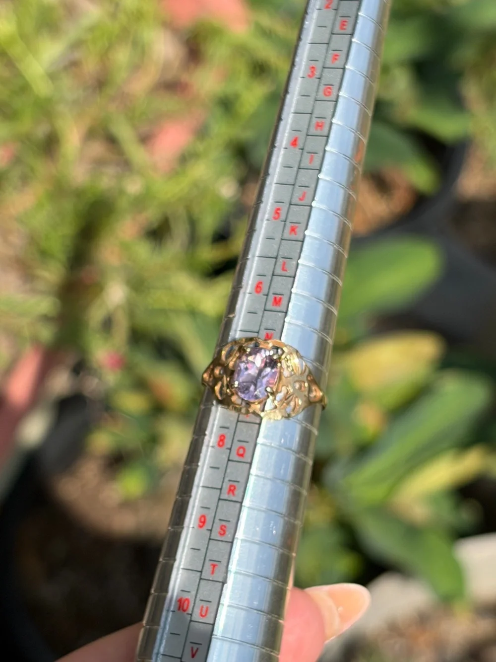 N/A elegant gold